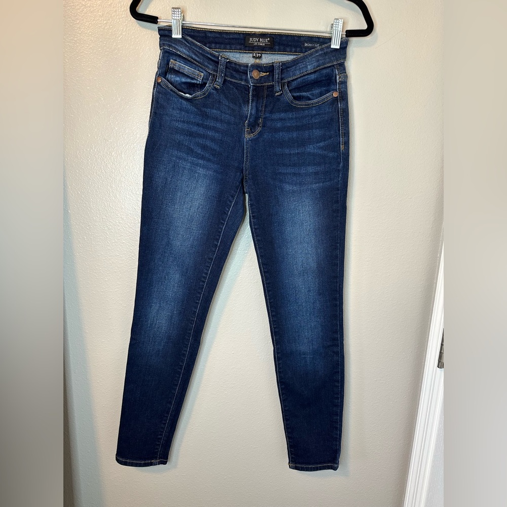 Women’s Judy blue jeans size 5/27